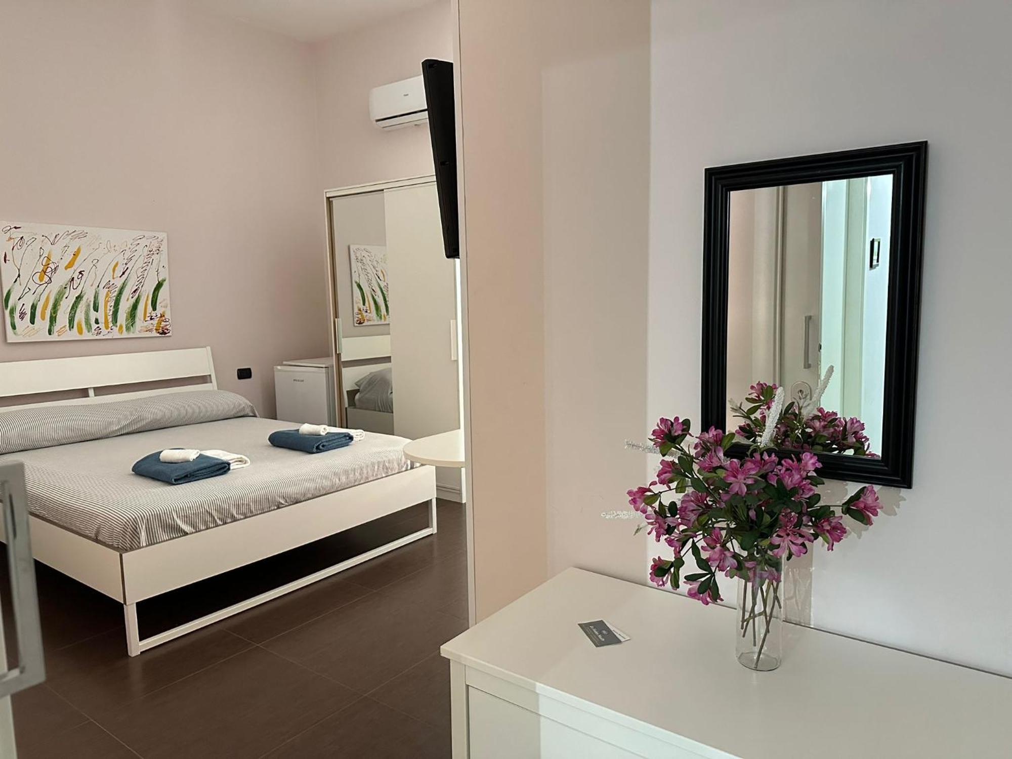 Le Suites Maor Gaeta Esterno foto